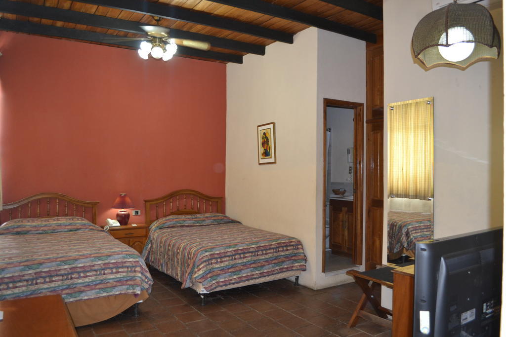 Hotel Posada De Don Jose Retalhuleu Δωμάτιο φωτογραφία